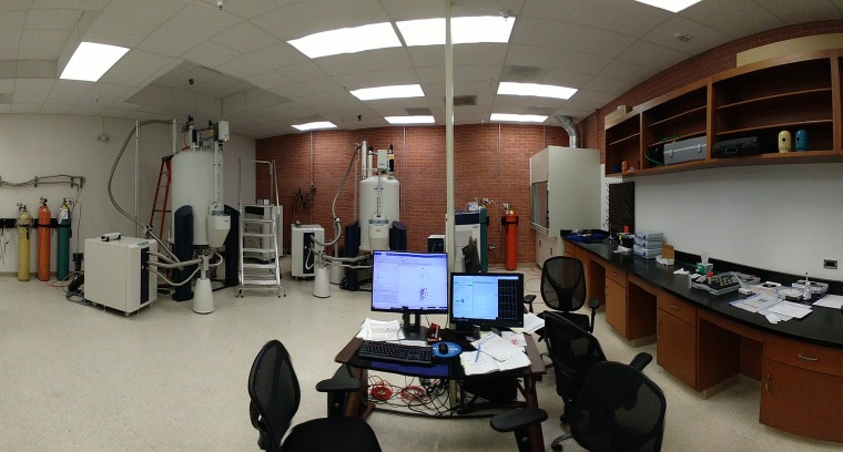 Laboratory with a spectrometer and computer